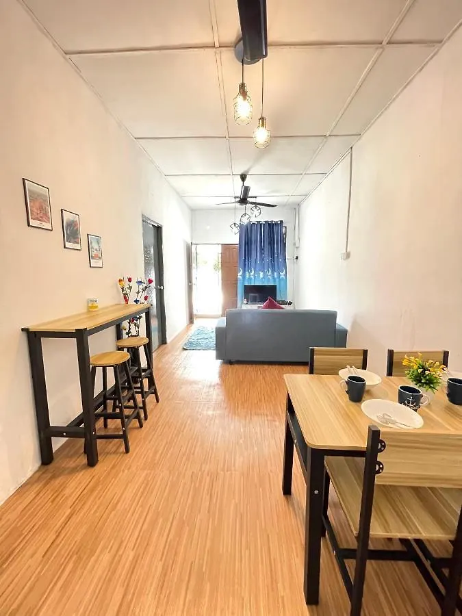 Cozy 18 Entire 3 Bedroom @Alma Bukit Mertajam 0*,  Malaysia
