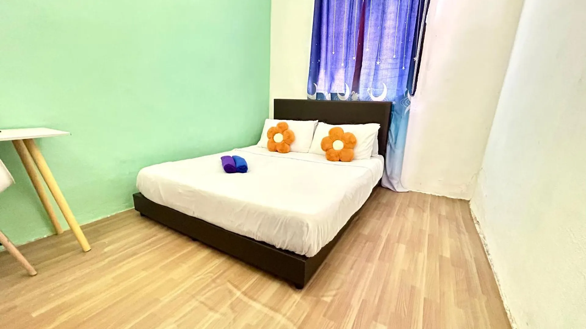 Cozy 18 Entire 3 Bedroom @Alma بوكيت ميرتاجام 0*,  ماليزيا